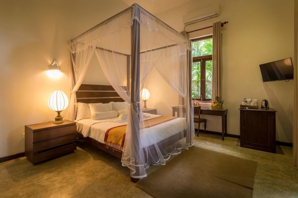 Roman Lake Ayurveda Boutique Resort - Level 1 Certified อาฮังกัลลา ภายนอก รูปภาพ